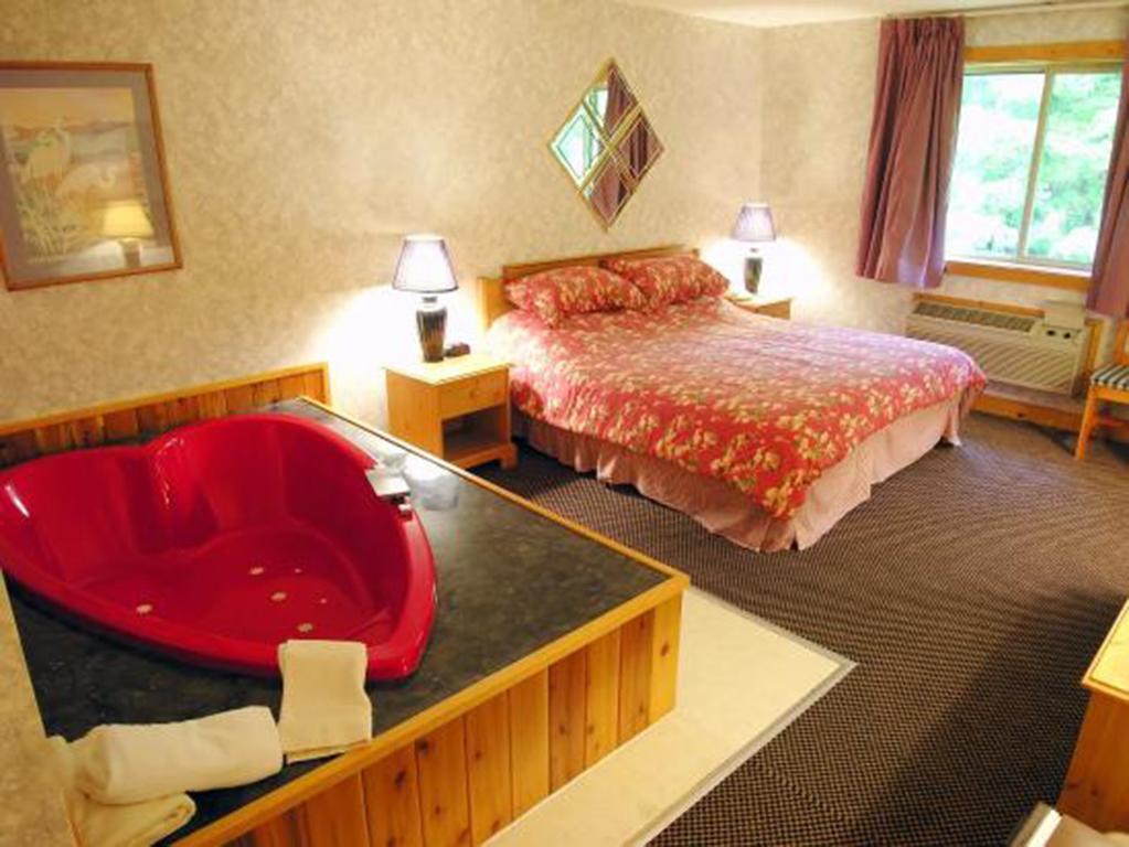 The Pinewood Lodge Au Gres Room photo